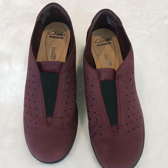 CLARKS COLLECTION SOFT CUSHION LOAFERS - Picture 2 of 7